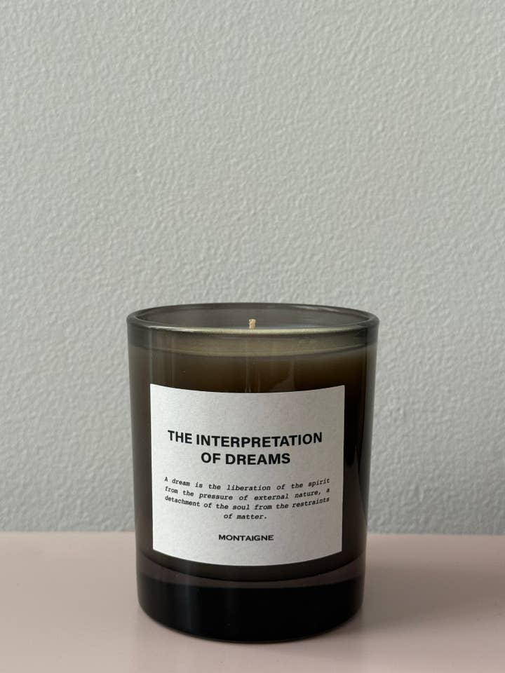 INTERPRÉTATION DES RÊVES - BOUGIE FRAÎCHE ET AÉRÉE pour la vente par MONTAIGNE