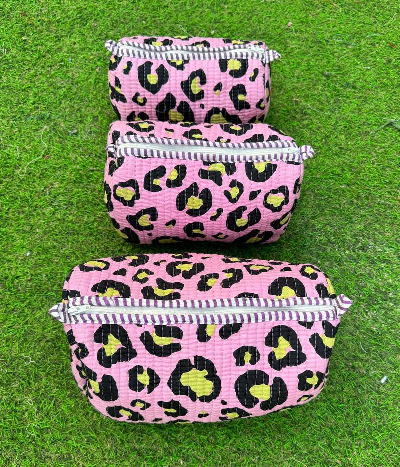 GYPSY STUDIO – bolsa de maquilhagem e cosméticos por atacado – Bolsa de Maquilhagem de Viagem em Algodão Acolchoado com Estampado em Bloco1