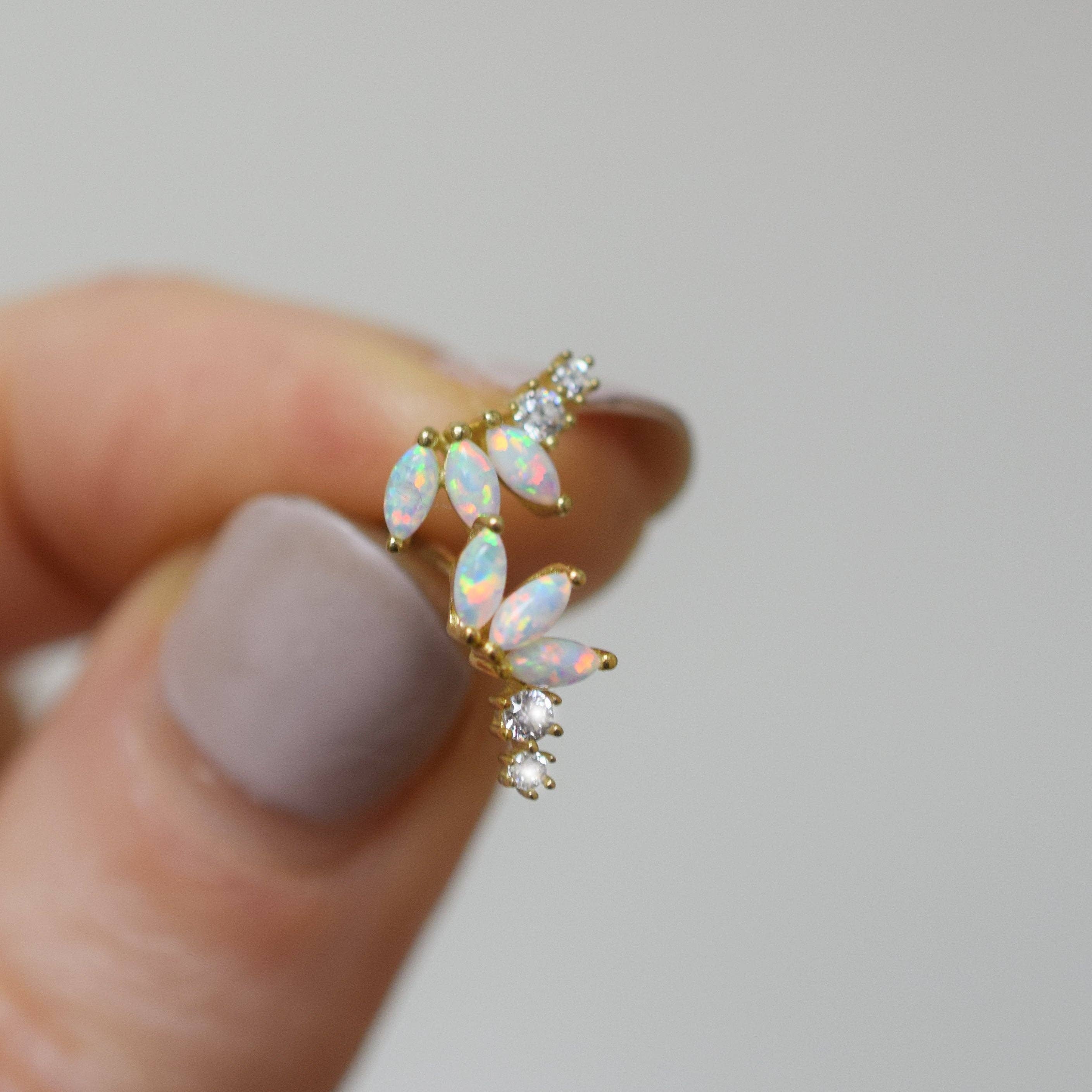 La Kaiser - Wholesale Knopjes/oorstekers - Twinkelende lotusknoppen van Opal & Diamond1