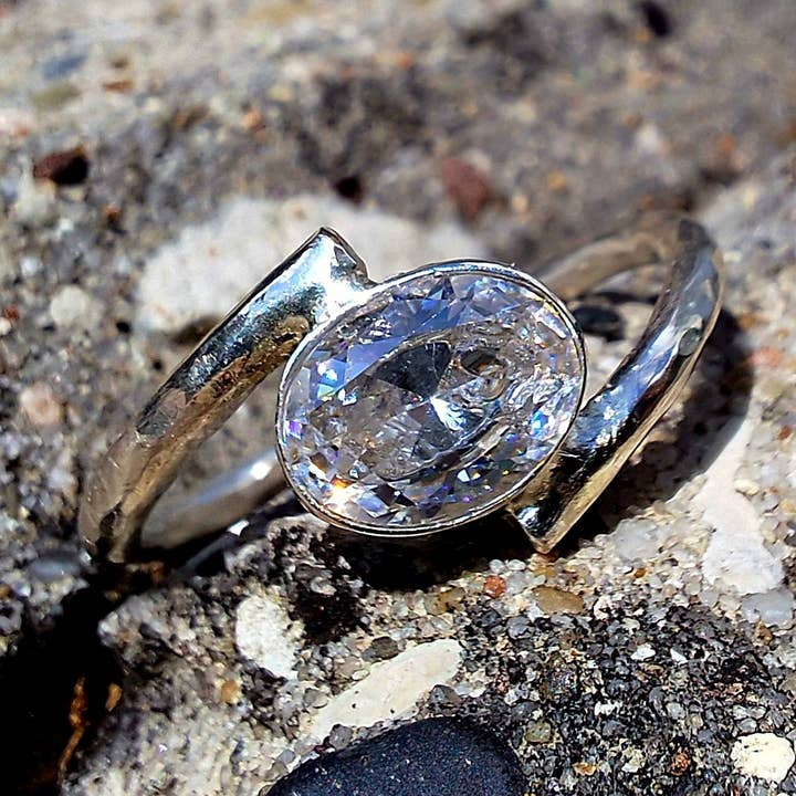 Anillo Grande Brillante - Pieza Única para venta al por mayor de Grethe Winter