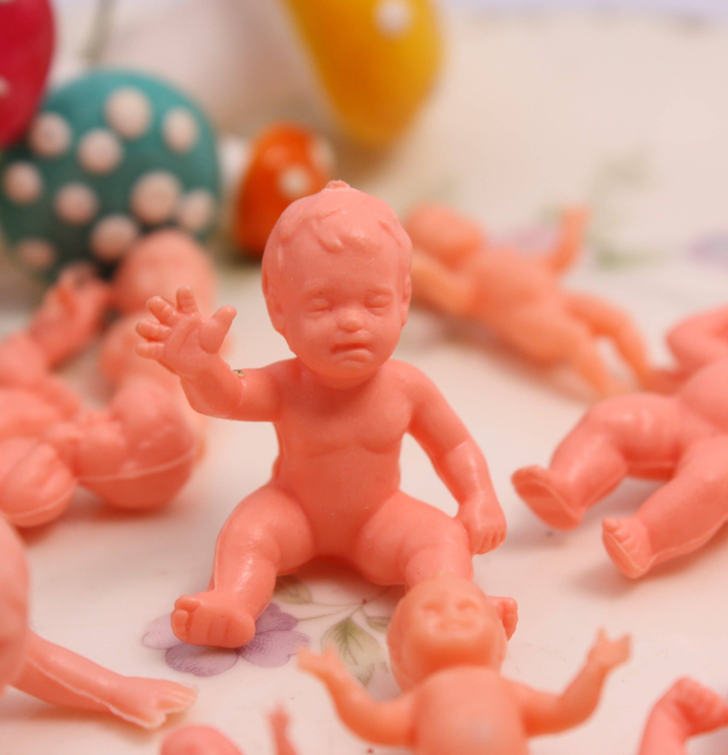 Meyer Imports - Vente Poupée – enfant - Bébé - Ensemble de 24 pièces - 1" de hauteur - Mini poupées rétro - IV3-36707