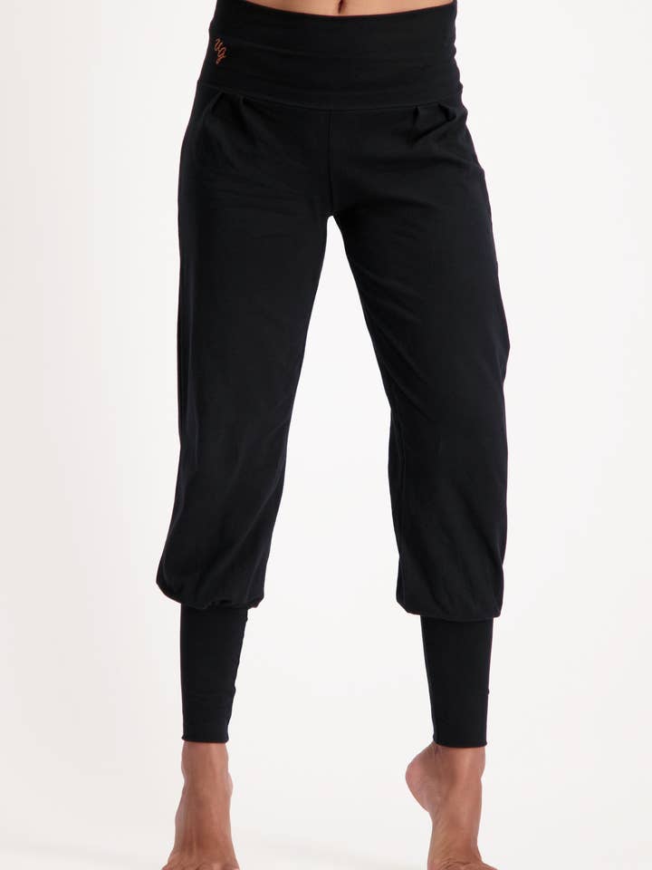 Sukha Yogabroek - Urban Black voor wholesale door Urban Goddess