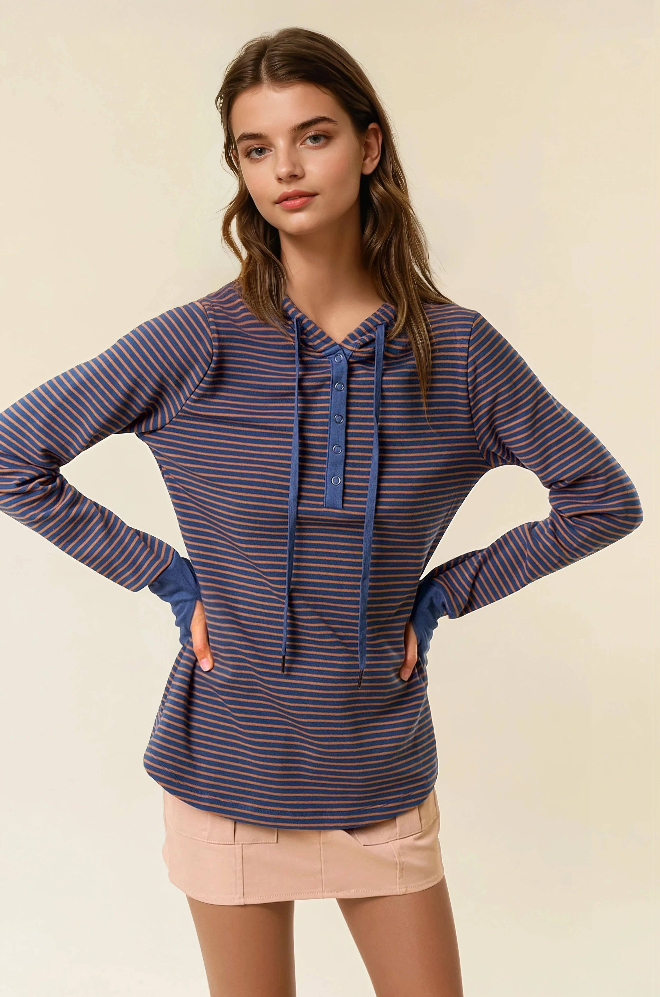 Doe and Rae – Engroshandel Hoodie – Kvinder – HENLEY RIBBET HÆTTE TOP - 43325T10