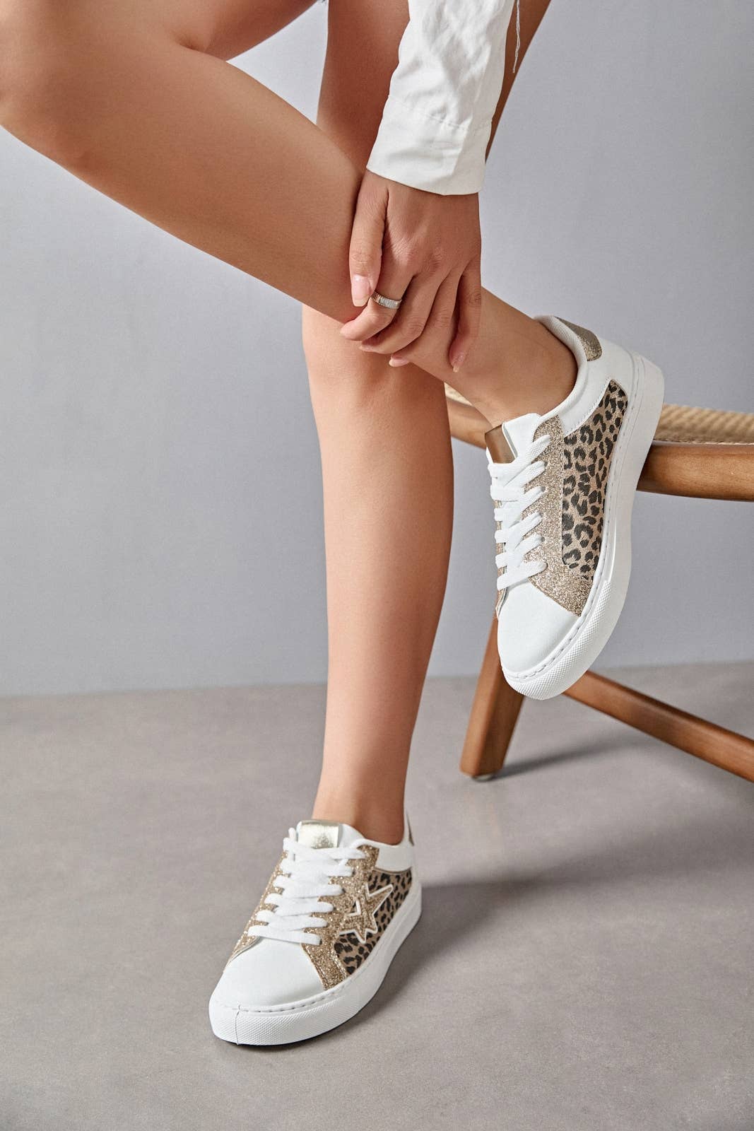 ERYNN - Wholesale Lifestyle Sneakers - Women's - LACED SNEAKER - Olympia17