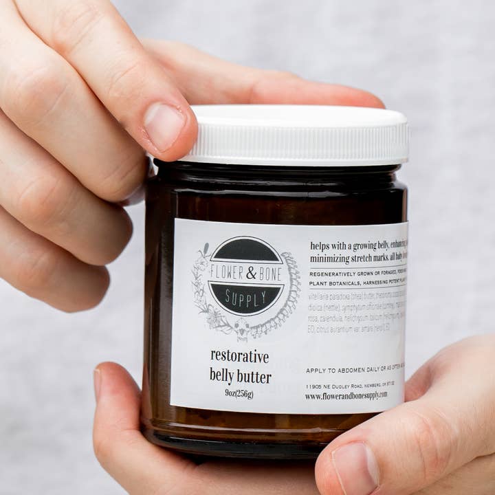 Restorative Belly Butter för wholesale av Flower & Bone Supply