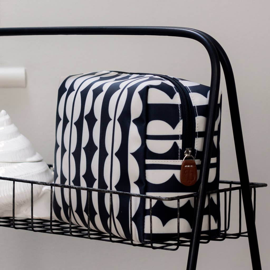 Brownstone London - Vendita all'ingrosso Borsa per trucchi/cosmetici - Borsa per cosmetici grande Jumbo Scallop1