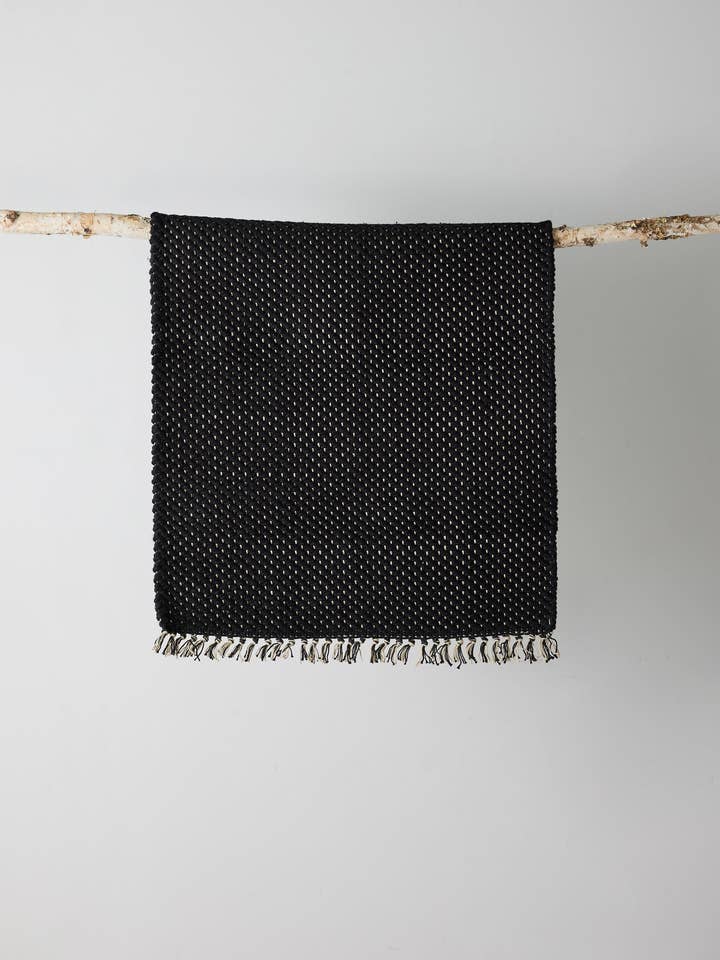 Tapete negro en espiga para venta al por mayor de kanju Interiors