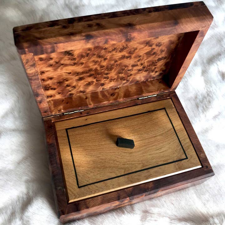 Boîte à bijoux en bois de thuya 6"x4", idée cadeau, organisateur de boîte en bois, boîte à bijoux personnalisée gravée, support de boîte en bois décoratif, boîte souvenir pour la vente par AtlasPerles