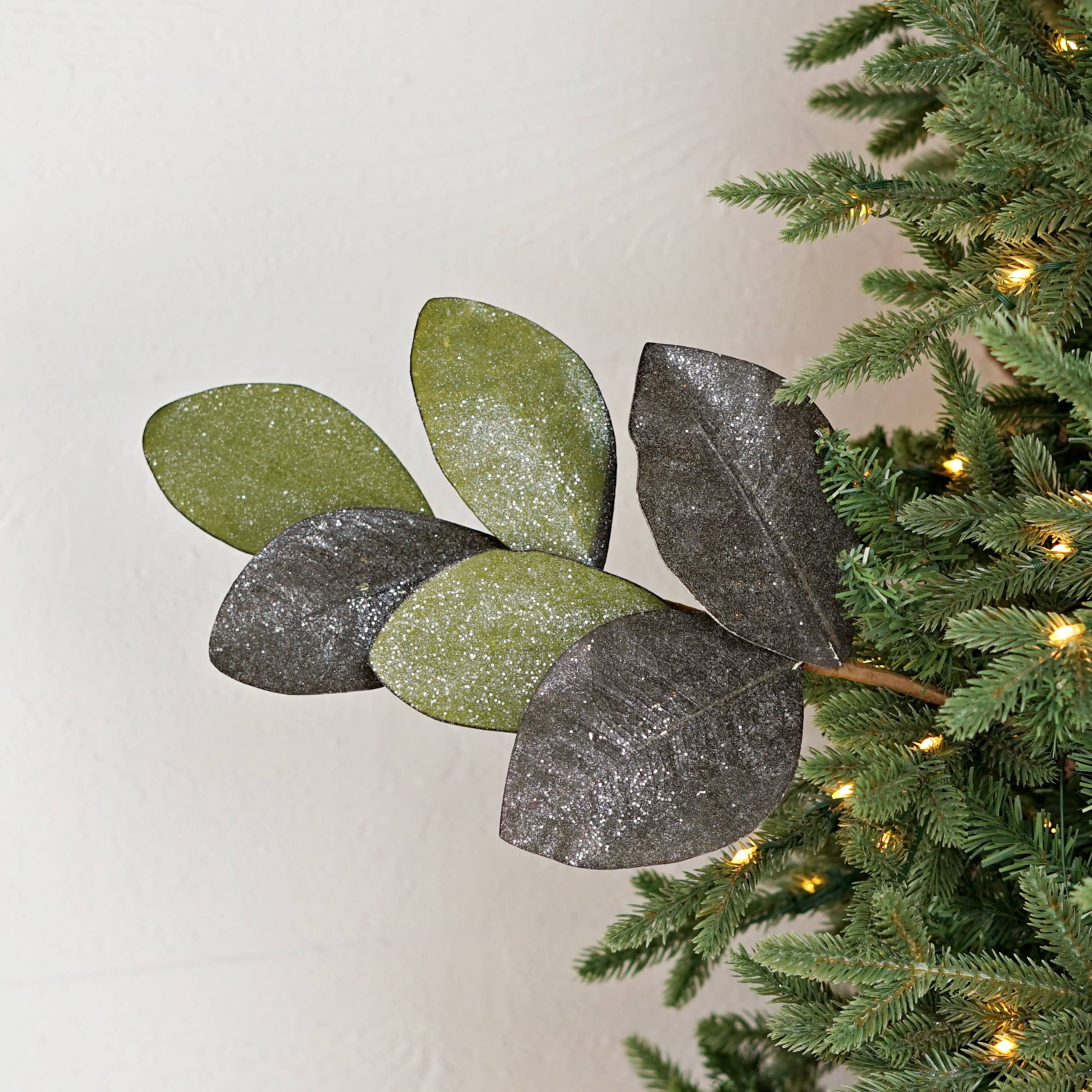 Holiday Depot Inc. - Wholesale Artificial Flowers - ISB73135- 20in Vintage Glitter Magnolia Leaves pick5