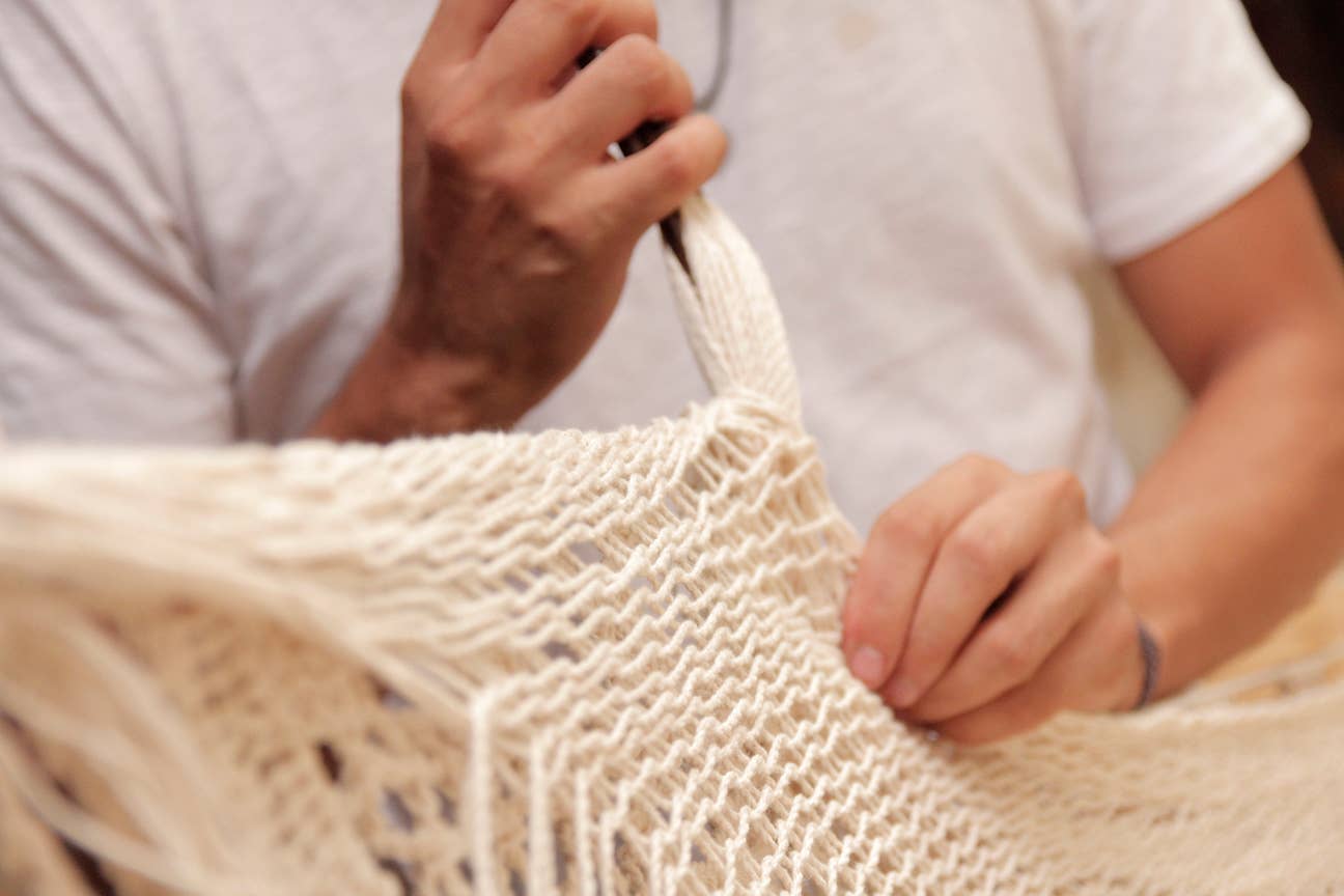 Limbo Imports Hammocks - Wholesale Hammock - Artisan Woven White Hammock With Wood Spreader - Best-seller8