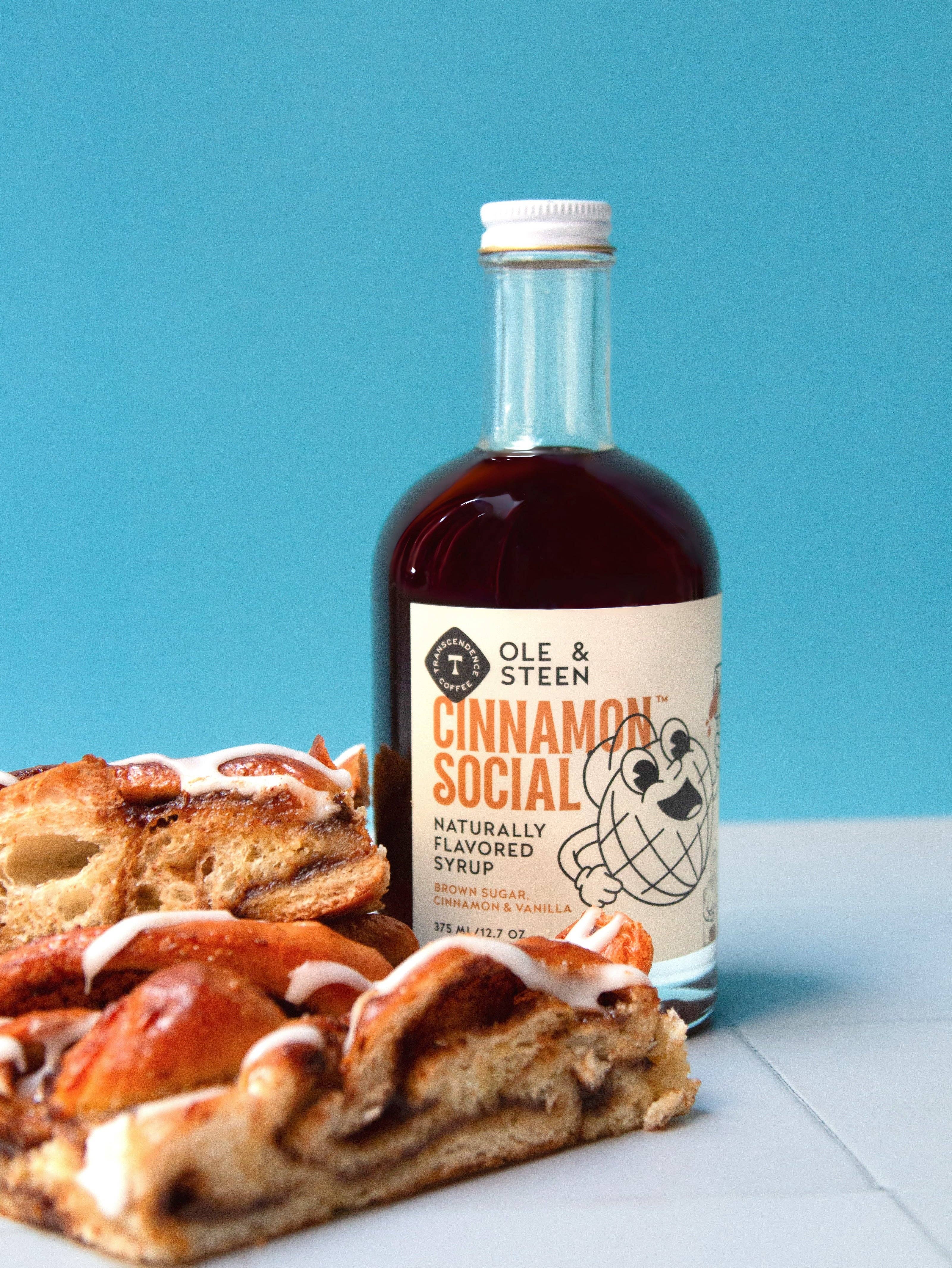 Transcendence Coffee – Xarope aromatizado por atacado – Xarope Cinnamon Social™: Ole & Steen x Transcendence1