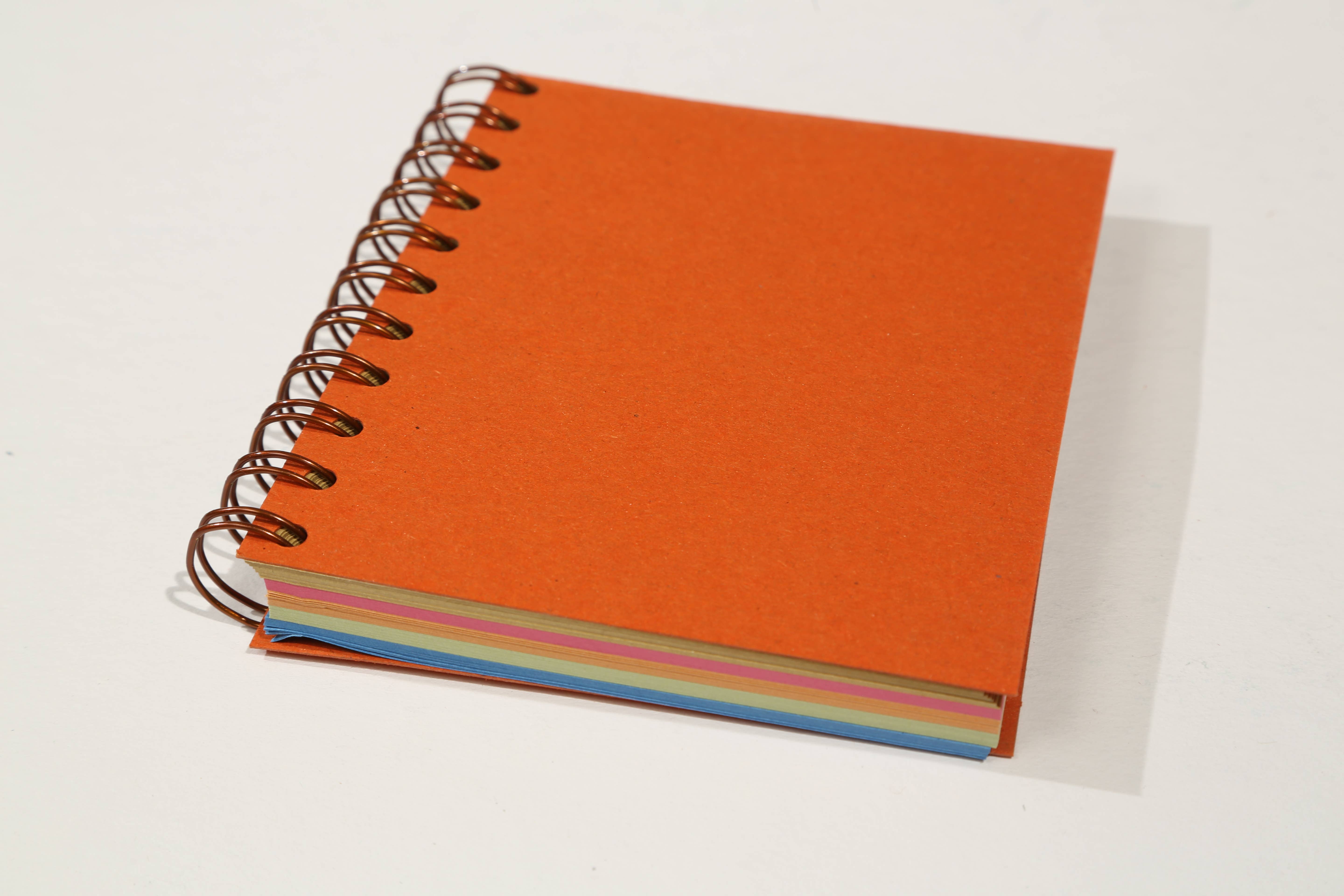 Maki Nature – wholesale Anteckningsblock – Spiralblock 11,5 x 13,5 cm med mångfärgade blad16