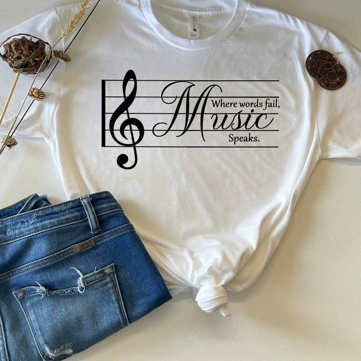 T-shirt La musique parle pour la vente par Shea's Chic LLC