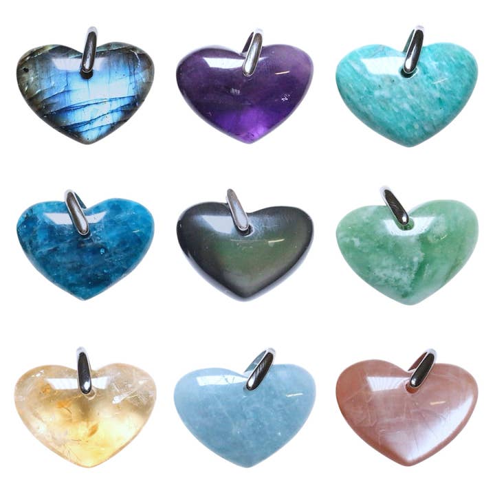 Hjerteformet vedhæng med hul foran (bøjle ikke inkluderet) for engroshandel hos Foliesbijoux