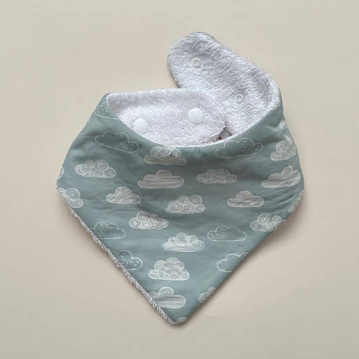 Carotte & Cie - Wholesale Bib - Baby - Mini bib clouds celadon blue0