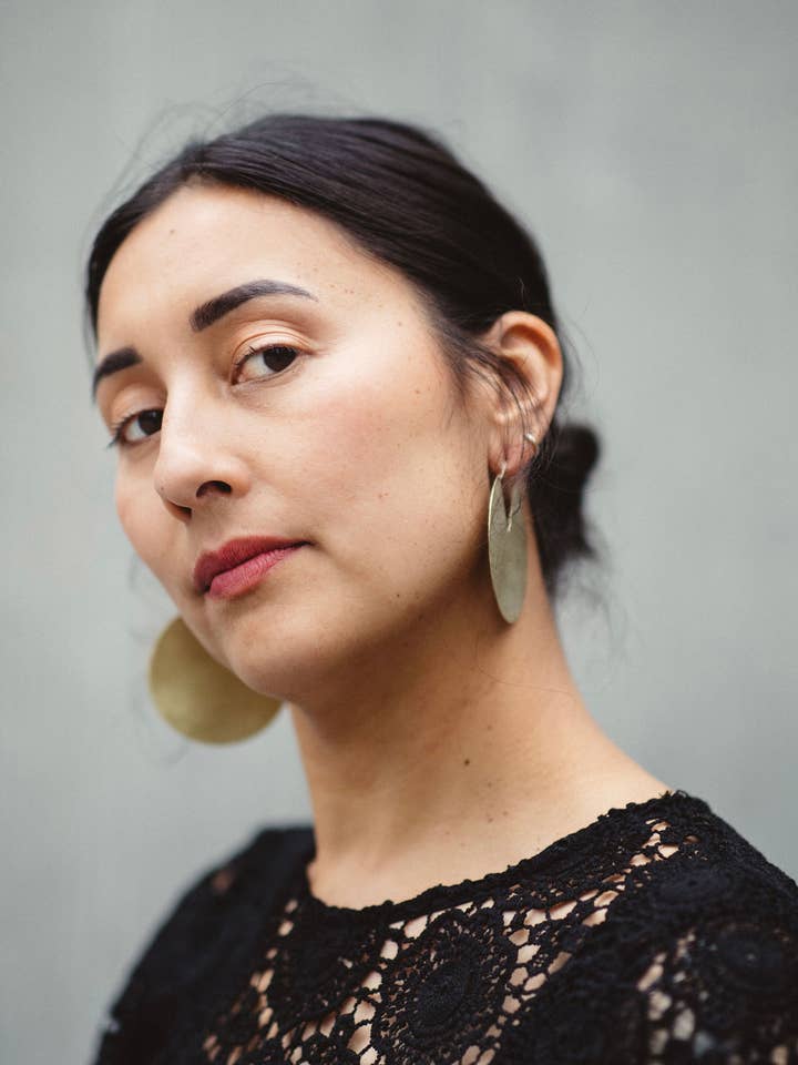 Créoles géométriques en laiton pour la vente par Modern Madini