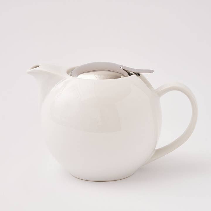 BEE HOUSE Ceramic Teapot 34oz - White for wholesale by ZERO JAPAN USA