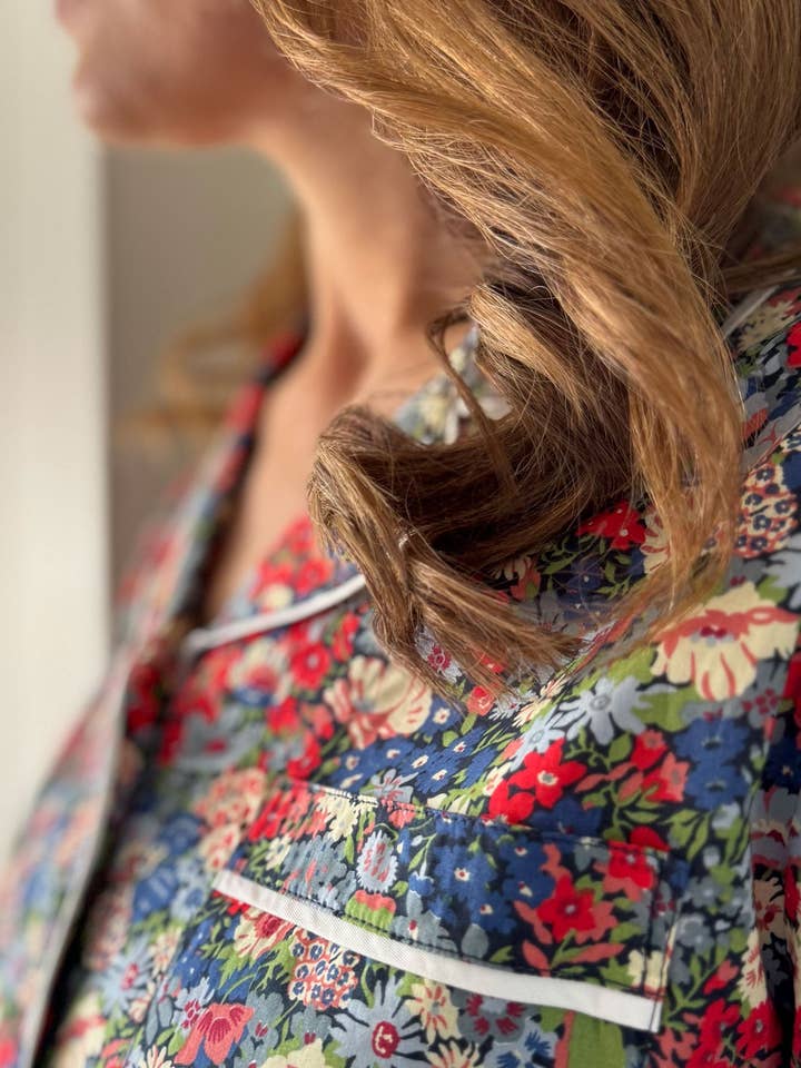 Lime Tree Design - Vendita all'ingrosso Completo pigiama - Donna - Pigiama Liberty Rosso e Blu Thorpe1