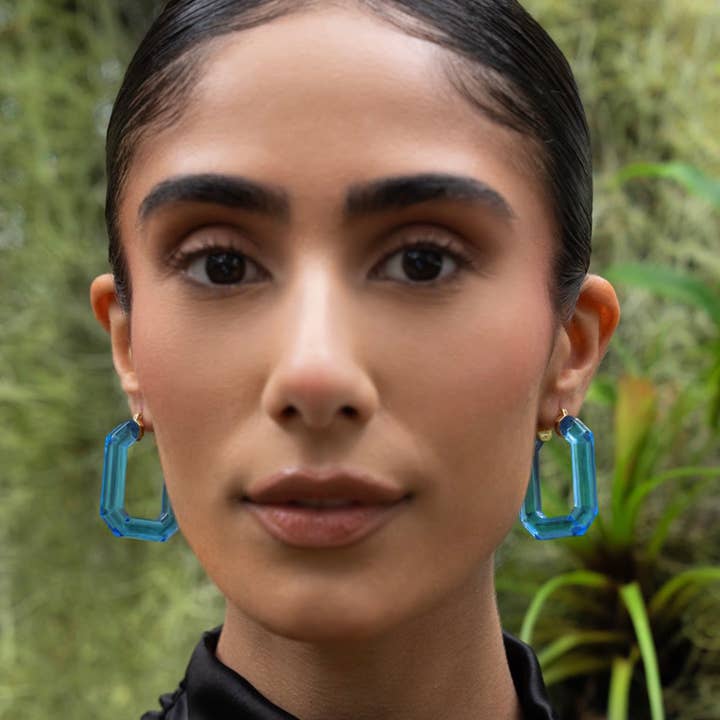 Gold & Honey – wholesale Hoop-örhängen – 1,5 ”Emerald Gem Hoop i blått3