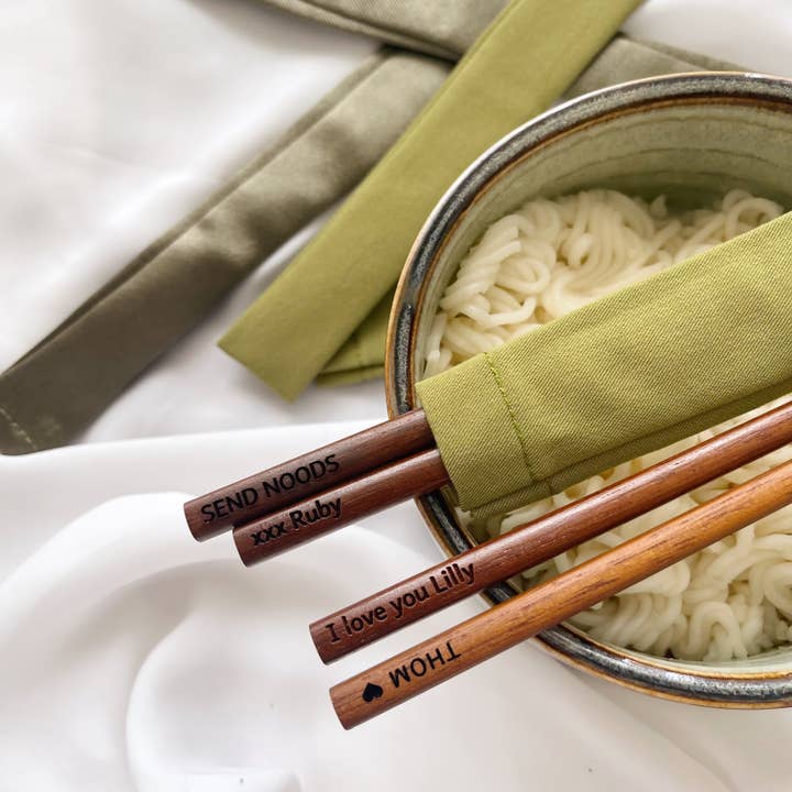zaaij - Wholesale Chopsticks - 50 sets Personalised engraved chopsticks with your own text!