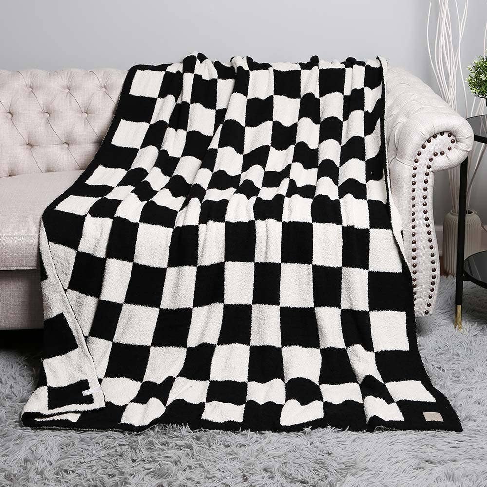 Sensibling Corp. – wholesale Throw blanket – Reversible Checkerboard Patterned Throw Blanket
2