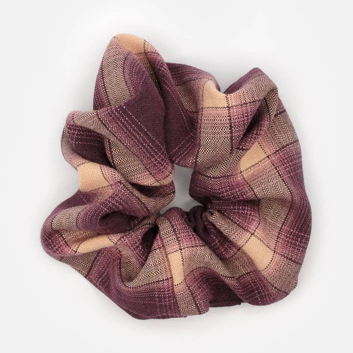 HA253E053MM - Plommon- och persikofärgad rutig scrunchie för wholesale av Bizou