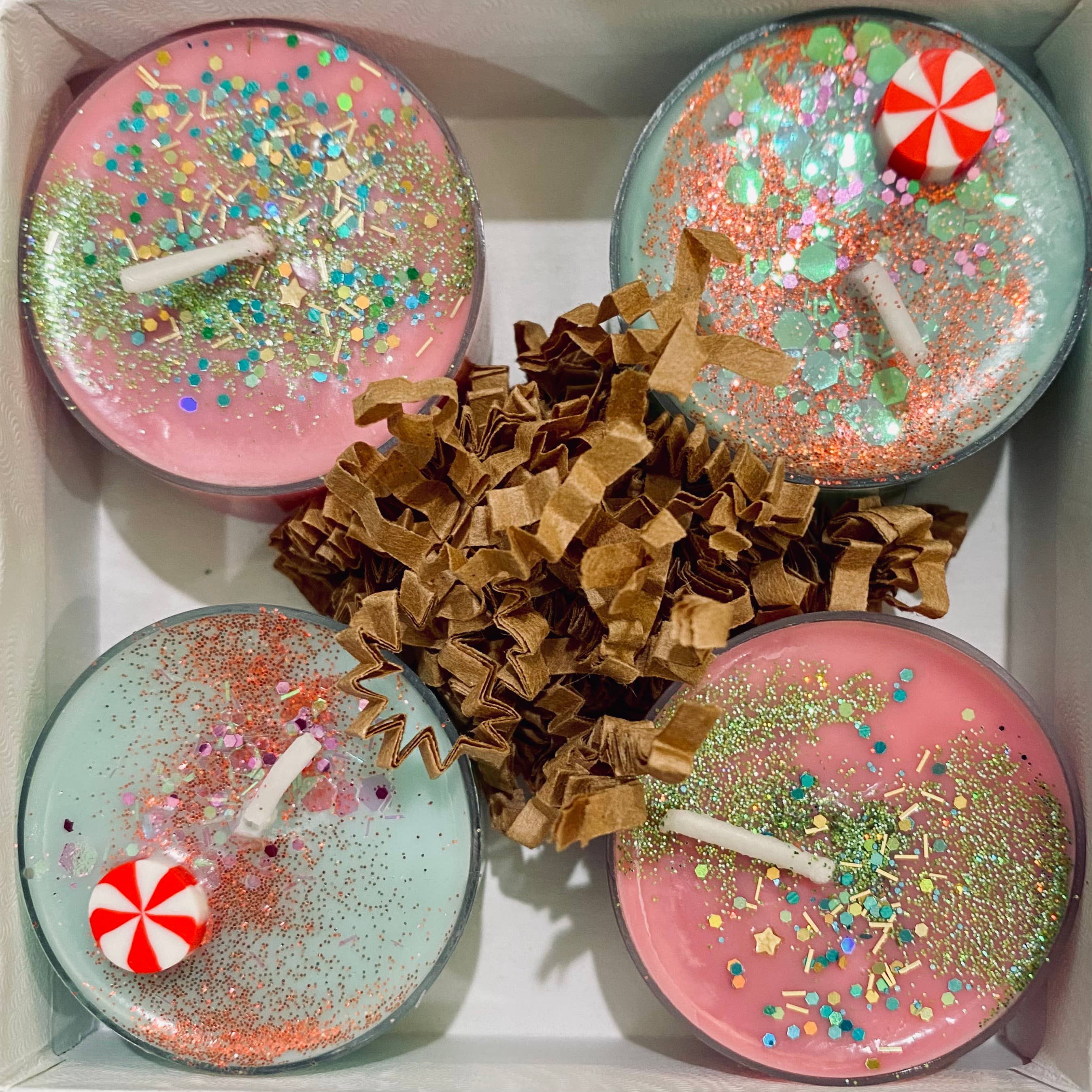 Raven’s Hearth – wholesale Burkljus – Grinchavvisande doftljus | Pepparmynta och vanilj | Juldoft4