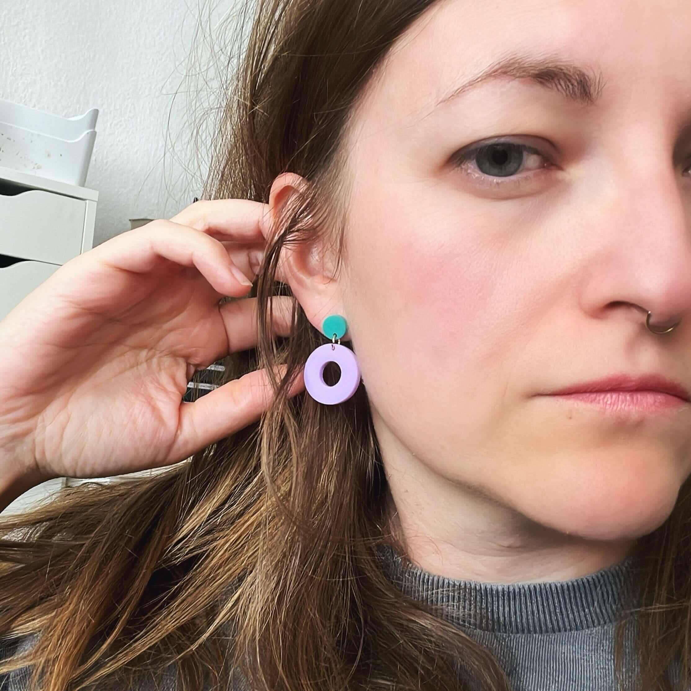 Niemalsmehrohne - Vente Boucles d'oreilles pendantes - Boucles d'oreilles Colorblock Circle en turquoise et rose glacé3