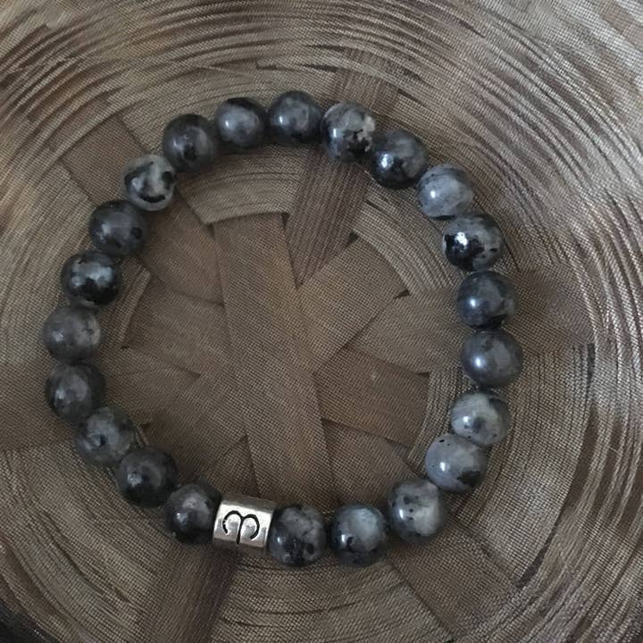 Bracelet signe du zodiaque signe du zodiaque Bélier Labradorite pour la vente par Roshni Desai & Things