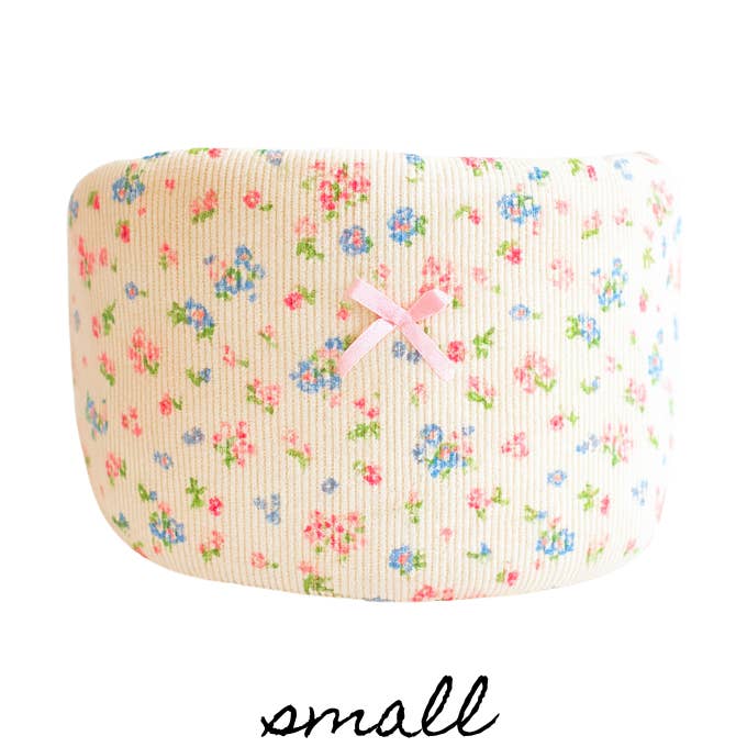 LILLE PUFF SPAND ORGANISATOR - RIBBET BLOMSTRET for engroshandel hos Beyond Scrunchies