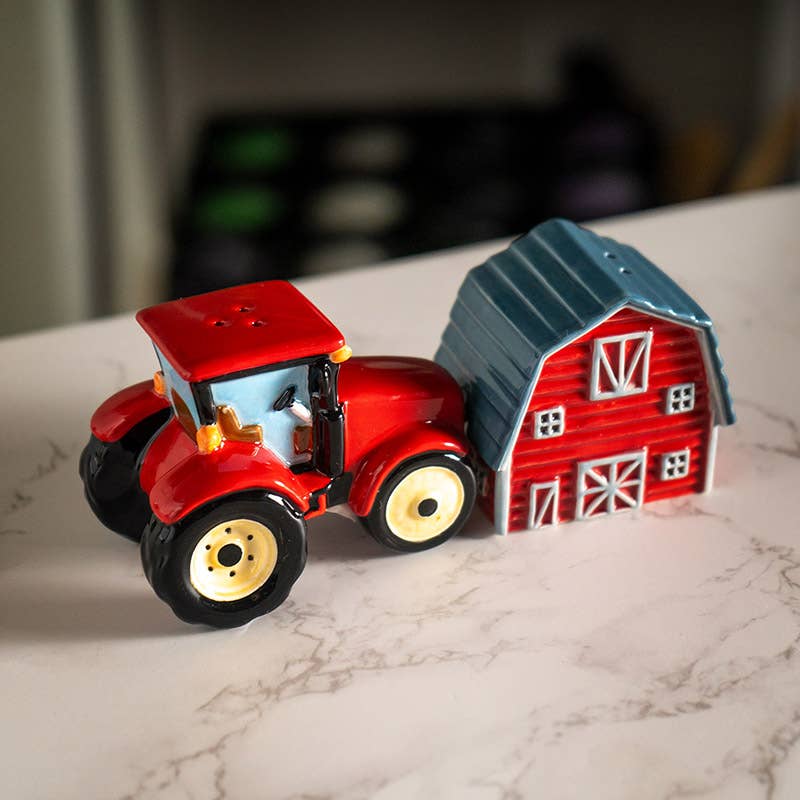 Pacific Trading - Wholesale Salt & pepper shaker set - Tractor & Barn Salt and Pepper Shaker Set7