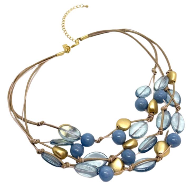 Collier torsadé en angélite bleue, verre Lumi bleu et pépites d'or pour la vente par Deborah Grivas Designs