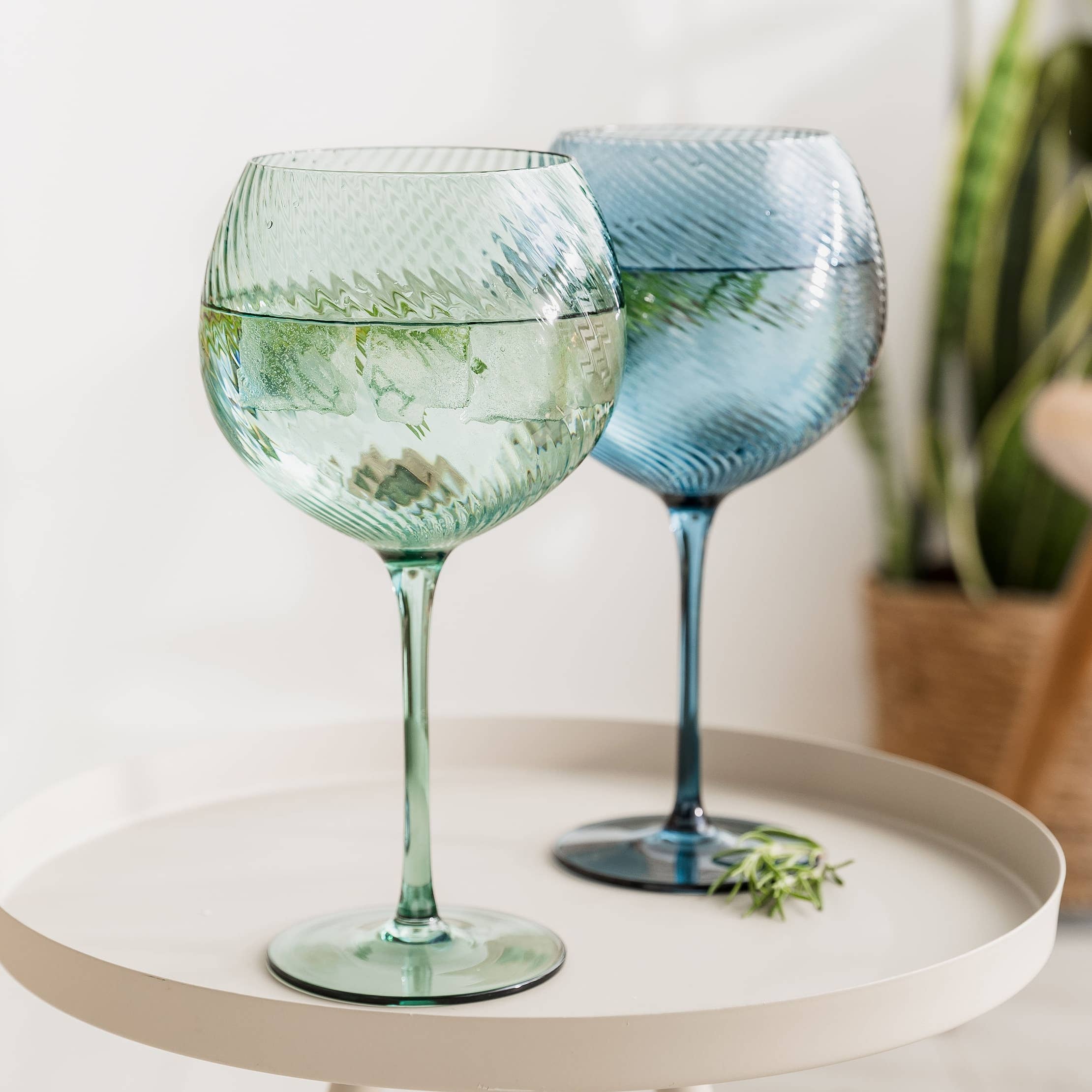 UBERSTAR – wholesale Cocktail/liquor glass – Twist Gin Glasses - Set of 2 Blue/Green3