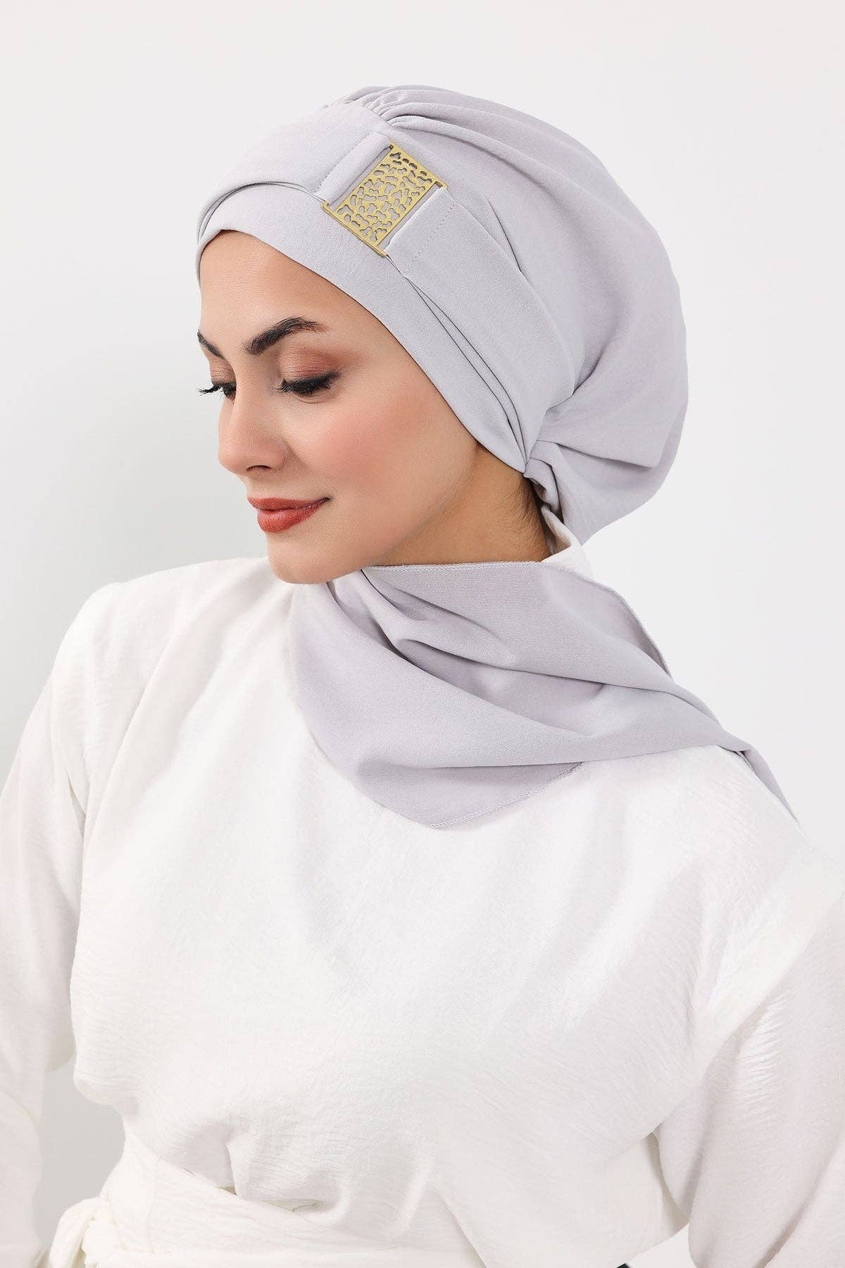 Aisha's Design – wholesale Hijab – Women’s – Modest Fashion Instant Aerobin Turban with Leopard Pattern Accessory, Pre-Tied Aerobin Hijab with Chic Metal Accessory,HT-11A48