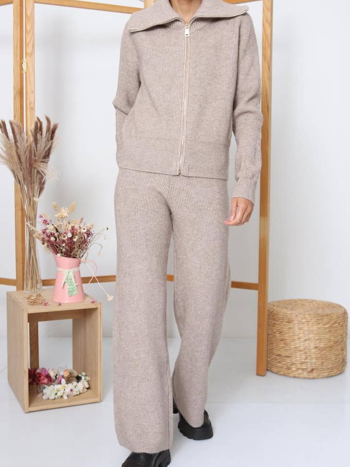 DIX-ONZE - Wholesale Top & Pant Set (NOT Loungewear) - Women's - Zipped Knit Set – Wide Collar Jacket & Straight Pants24