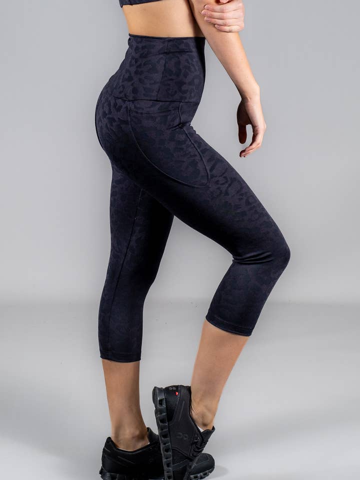 High Waist 3/4 - Unleashed Black for wholesale by runfastergear