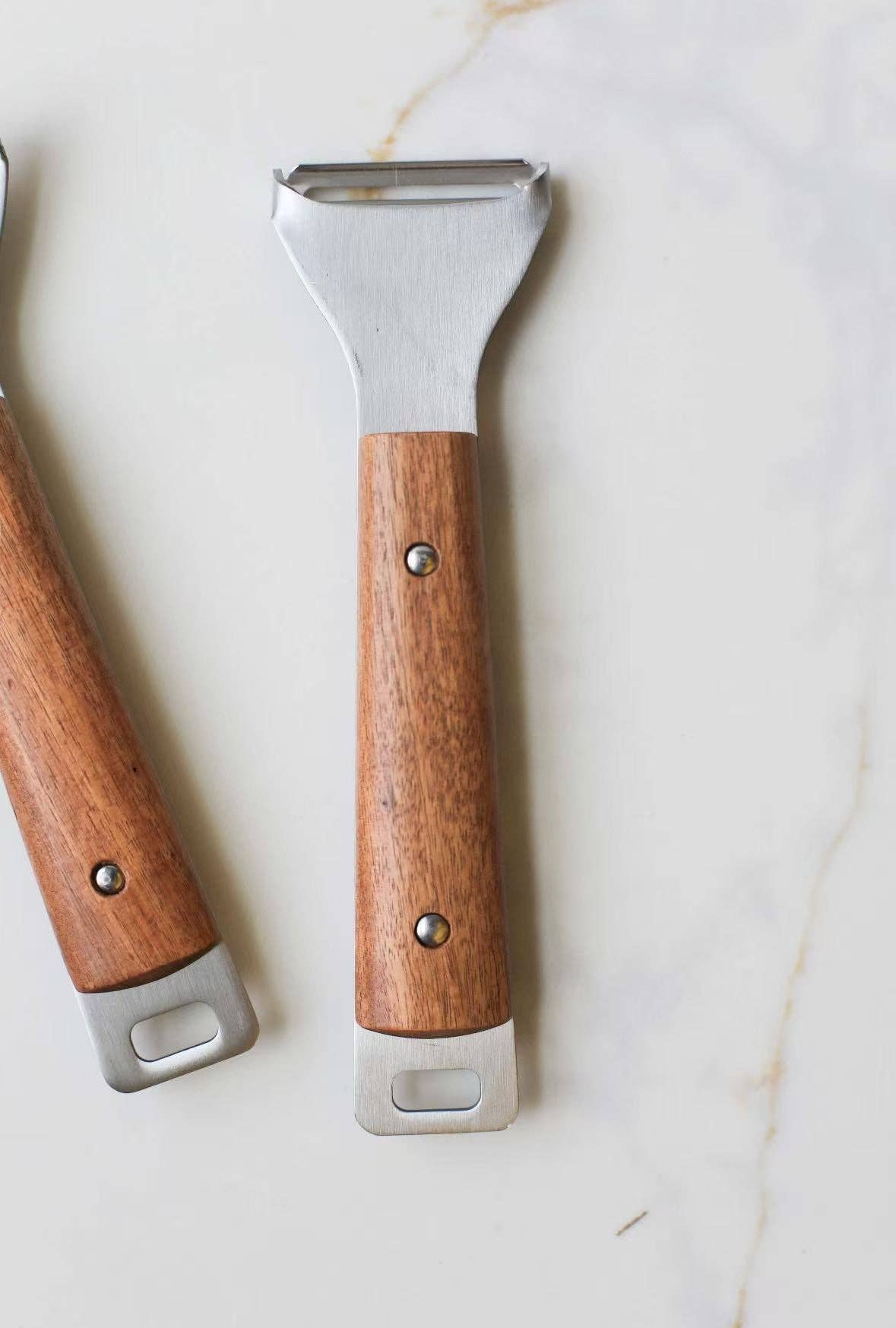 Fodory - Wholesale Peeler - Heirloom Wooden Handle Vegetable Peeler2