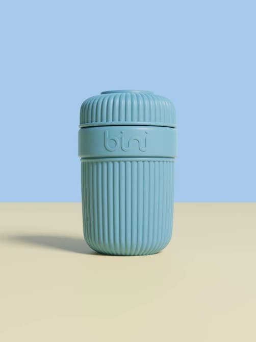 Taza reutilizable Bini azul claro en material bio-basado para venta al por mayor de Bini