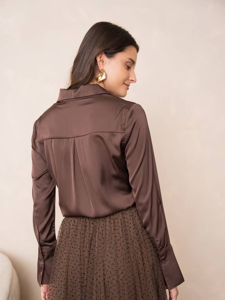 CHOKLATE PARIS – Camisa com botões no colarinho – Mulher por atacado – Camisa de cetim Léa (Tamanhos P, M, G, GG) - CK0809132