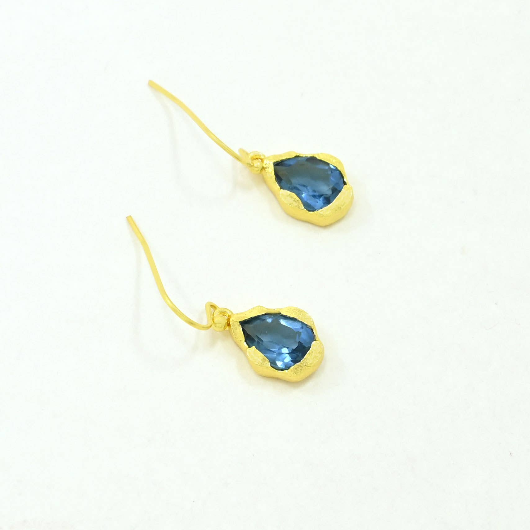 Schmuckoo Berlin - Wholesale Dangle Earrings - Kailany Earring Gold Plated - Blue Iolite1