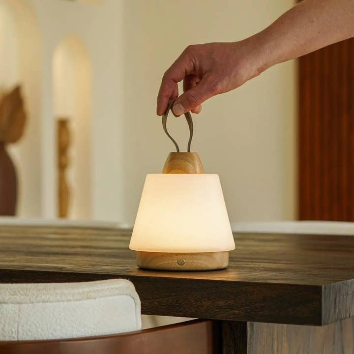 Tavellio - Wholesale Accent/Desk Lamp - Liv Light Brown Rechargeable Lamp – Leather Strap, Dimmable, Cordless7