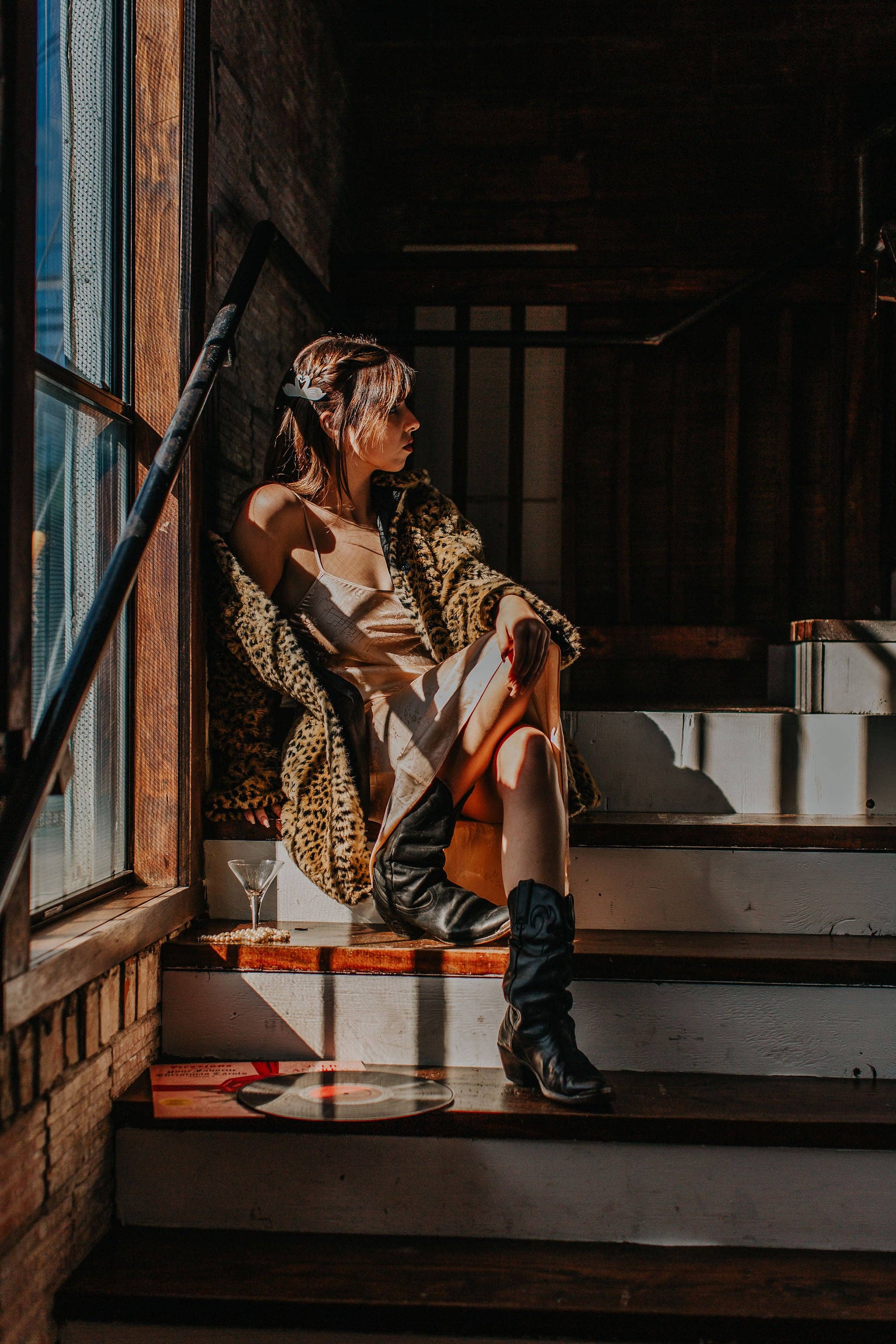 Hey Ricochet - Wholesale Barrette - Women's - Swan Kiss Barrette1