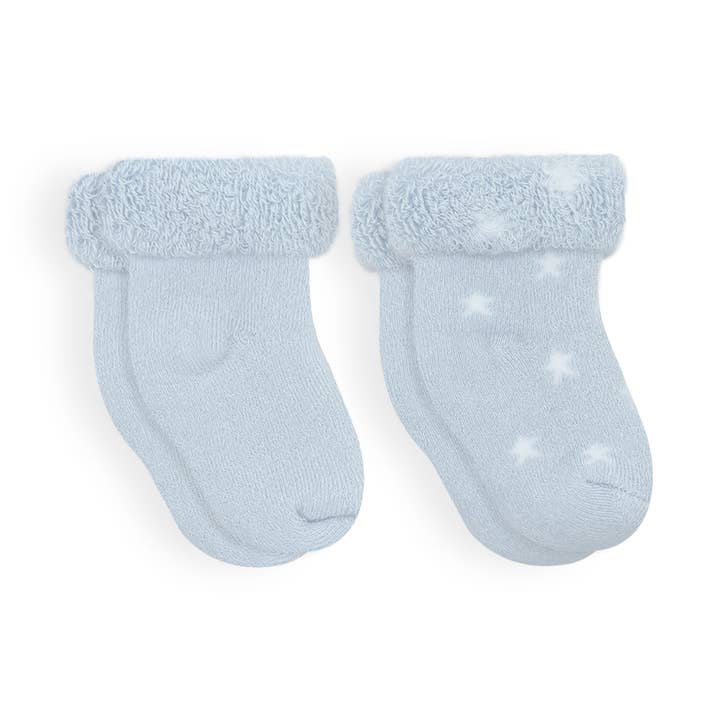 Chaussettes Solid/Stars pour bébé, paquet de 2, bleu glacé pour la vente par Kushies Baby
