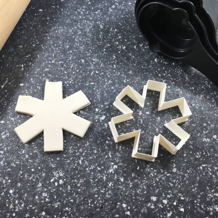 CookieCutterSupply – Großhandel Ausstechformen – Rettungswagen EMS-Symbol Ausstecher