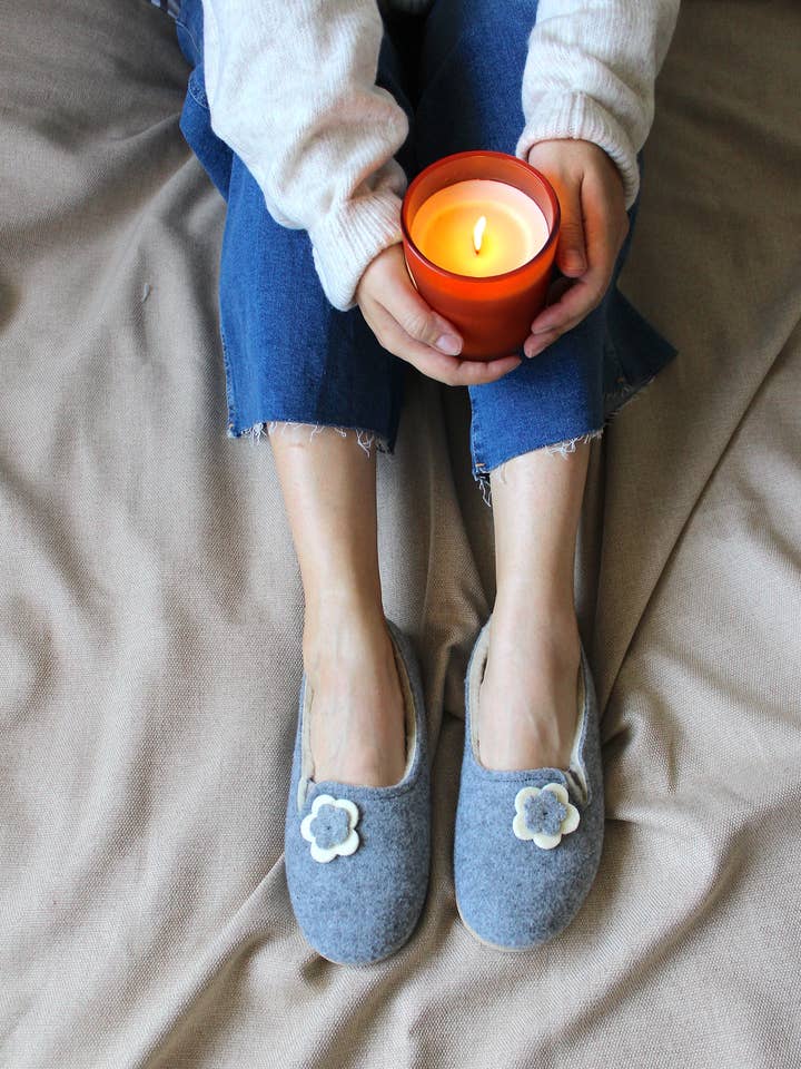 White Flower Felt Slippers for wholesale by ONAIE