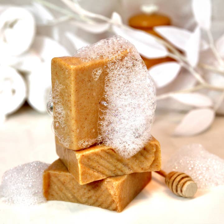 The Broken Circle Soap Co - Wholesale Bar Soap - Turmeric & Honey Soap | Vegan | Hyperpigmentation5