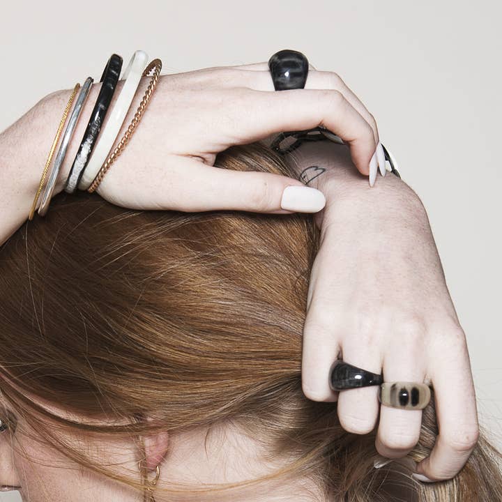 COUCOT - Wholesale Bangle Bracelet - Light Horn Week To View - 5mm Width6