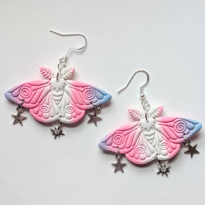 Trans stolthet mal hängande örhängen silver för wholesale av Luxe Trauma