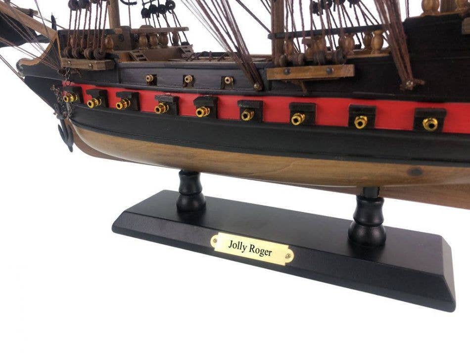 Hampton Nautical – Großhandel Tischdeko – Hölzerner Captain Hooks Jolly Roger von Peter Pan Black Sails Limited Modell Piratenschiff 26"3