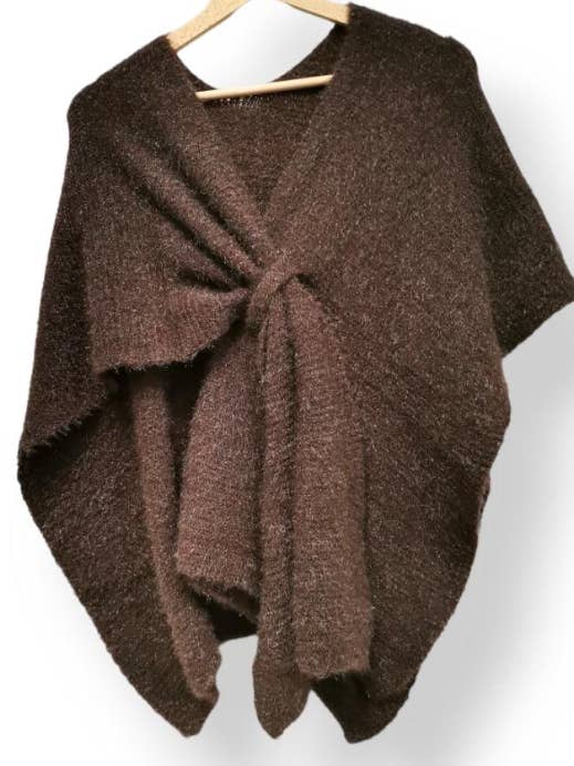 LOOWIE - Vendita all'ingrosso Poncho - Donna - 22241 Poncho caldo in maglia italiana color cioccolato con passante LOOWIE0